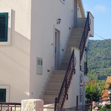 Elisa Stari Grad (Hvar)